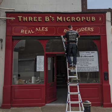 micropub signwriting